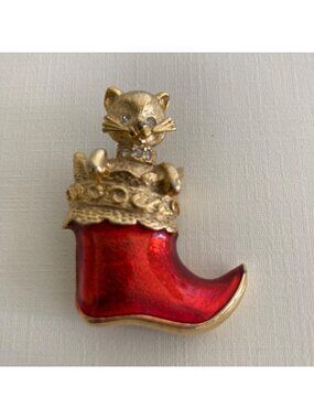 Vintage Christmas Cat In Boot Brooch Red Enamel Gold Tone